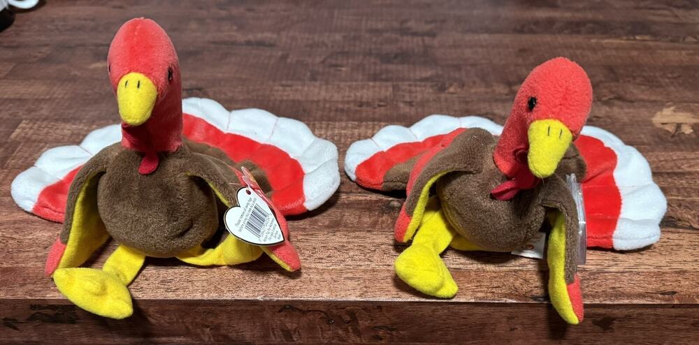 Two TY Beanie Baby – GOBBLES the Turkey (5.5 in) P.E & PVC Pellets